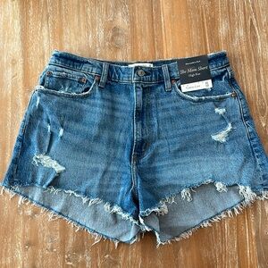 A&F the mom short curve love new with tags size 31
